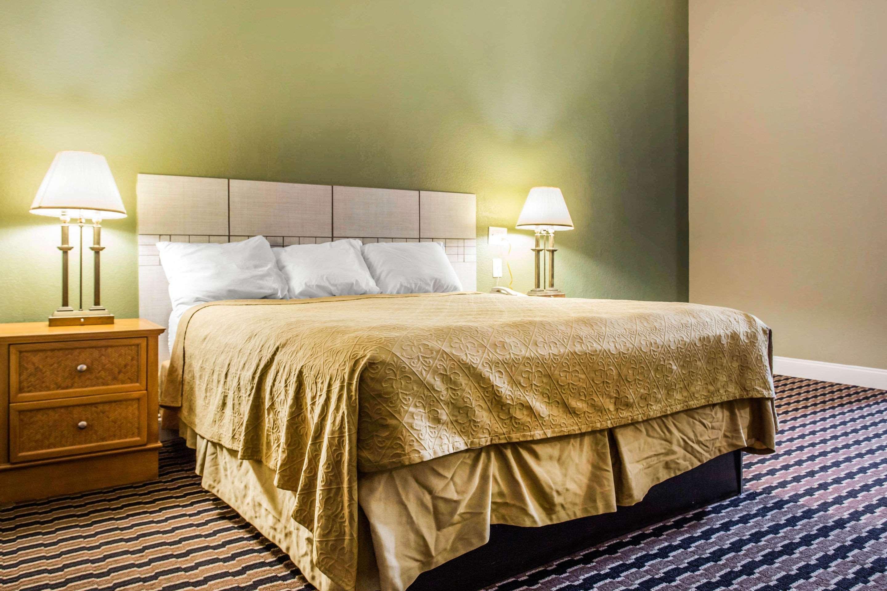 Super 8 By Wyndham Rocky Mount I-95 Exit 145 Hotell Battleboro Eksteriør bilde