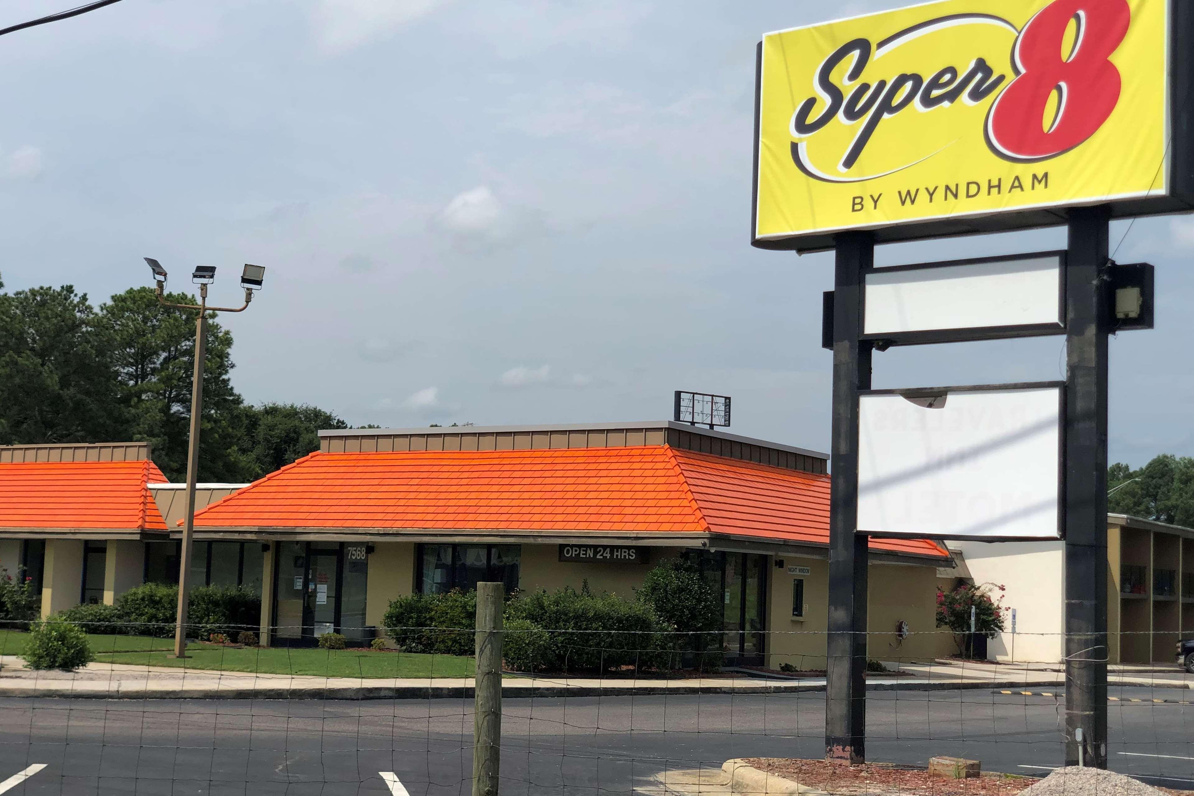 Super 8 By Wyndham Rocky Mount I-95 Exit 145 Hotell Battleboro Eksteriør bilde