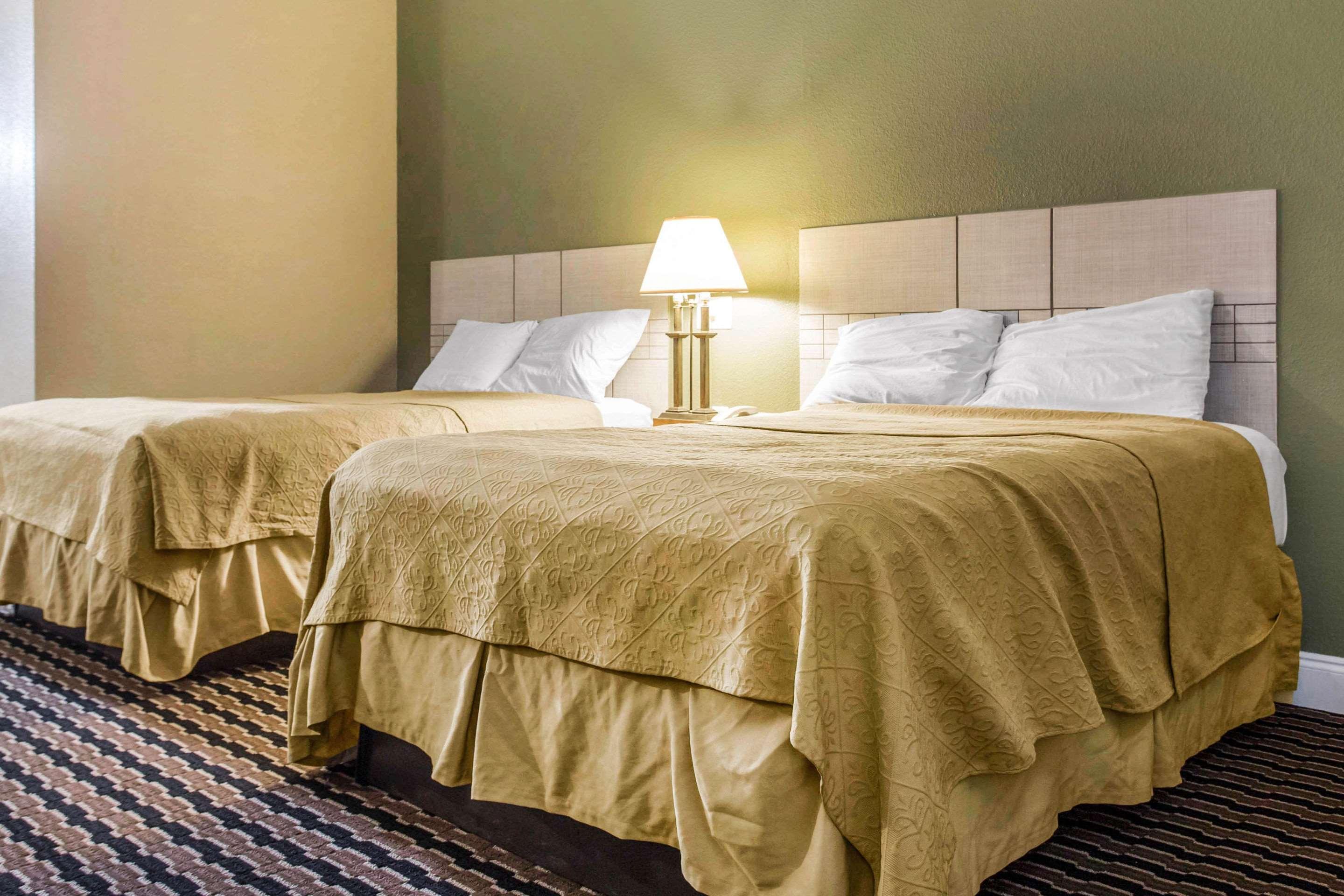 Super 8 By Wyndham Rocky Mount I-95 Exit 145 Hotell Battleboro Eksteriør bilde