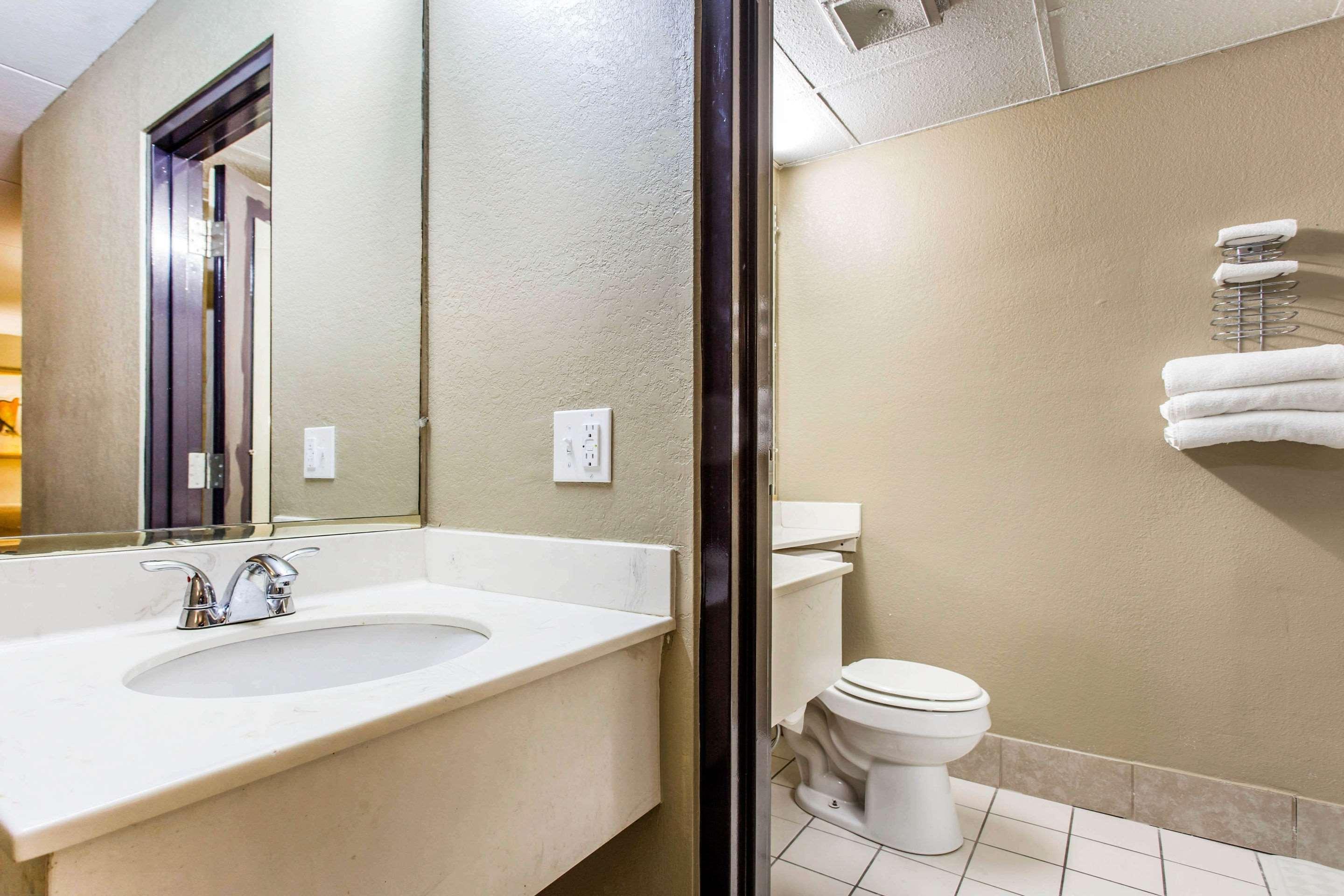 Super 8 By Wyndham Rocky Mount I-95 Exit 145 Hotell Battleboro Eksteriør bilde