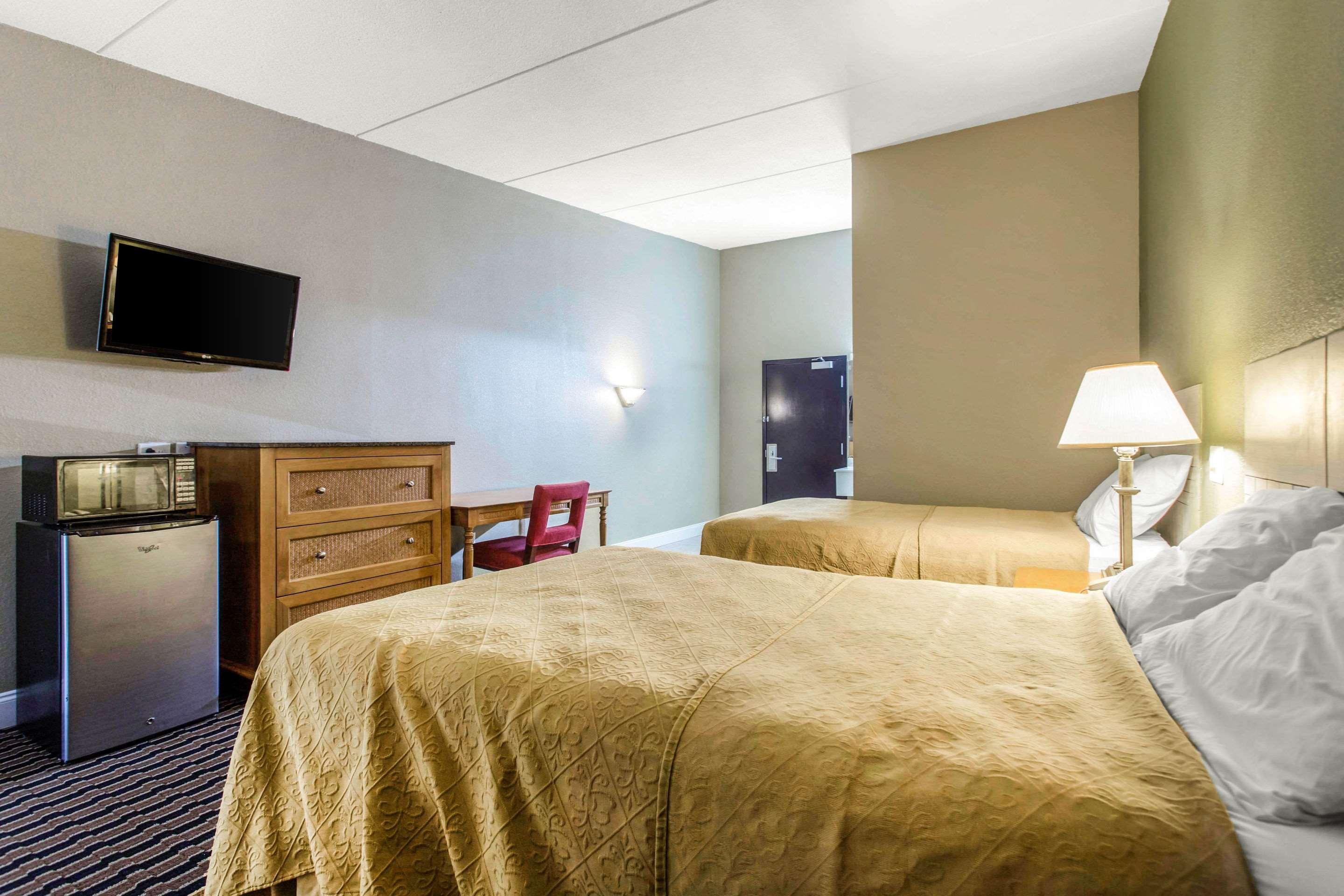 Super 8 By Wyndham Rocky Mount I-95 Exit 145 Hotell Battleboro Eksteriør bilde