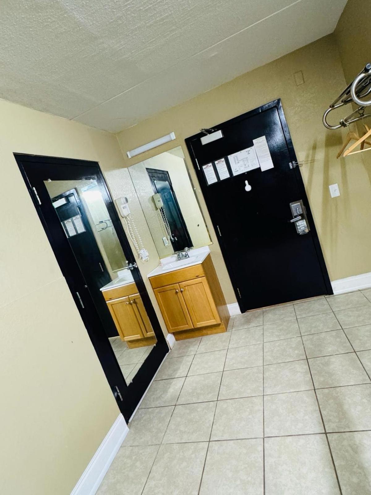 Super 8 By Wyndham Rocky Mount I-95 Exit 145 Hotell Battleboro Eksteriør bilde